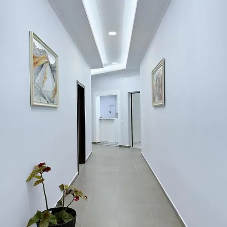 Kris Apartment *