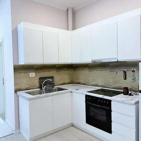 Kris Lejlighed Golem (Tirana)